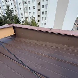 Výmena strechy na budove fary