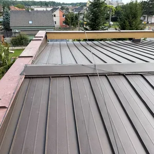 Výmena strechy na budove fary